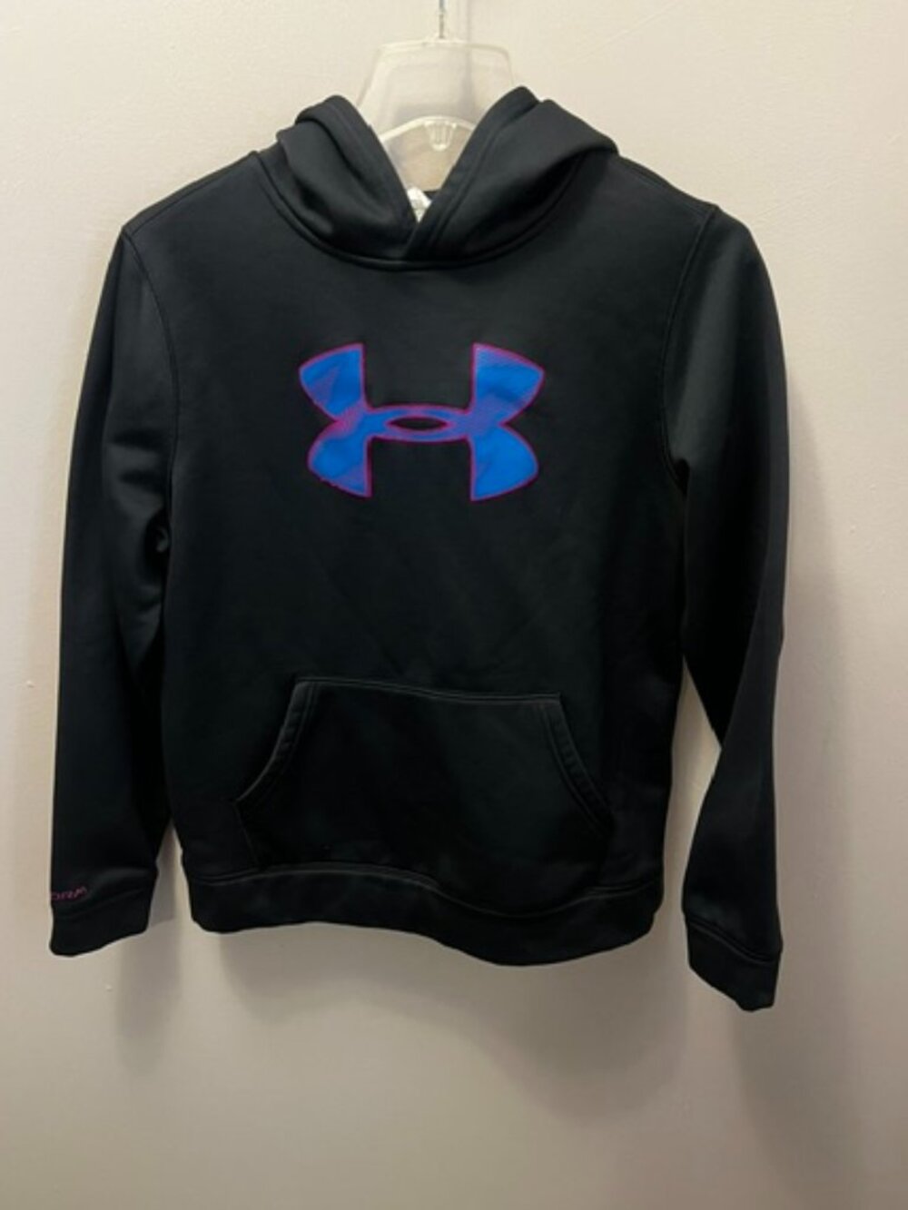 Girls Under Armour Hoodie, Size Youth XL, Dark Gray w blue/pink logo, Ex Cond!